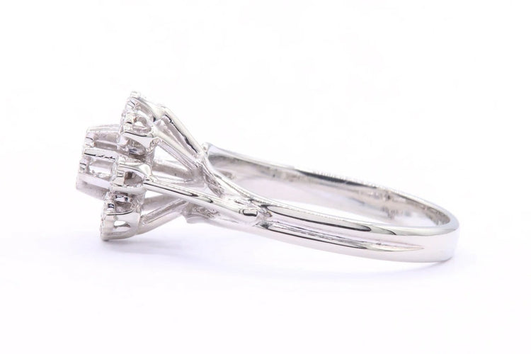 Bague 54 Bague années 70 en or blanc 18 carats et diamants taille brillant 58 Facettes B403