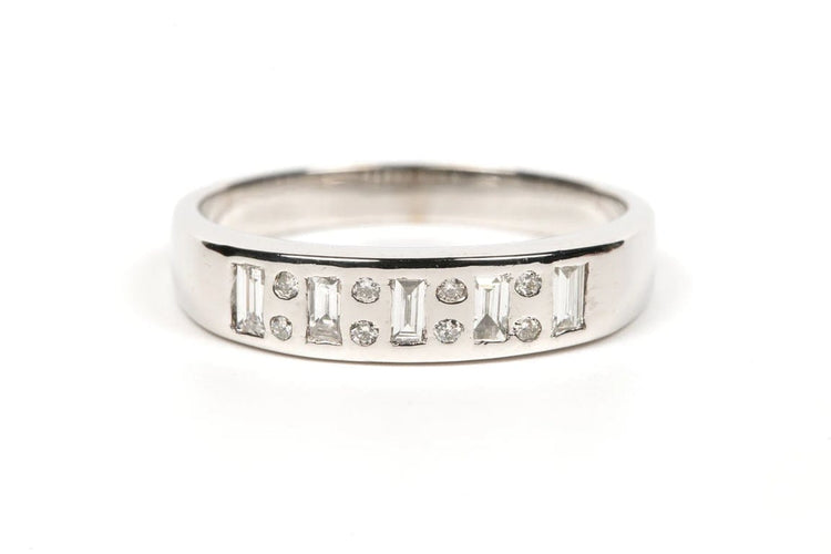 Bague 56 Alliance demi-américaine - Bague en or blanc 18 carats et diamants 58 Facettes 19361