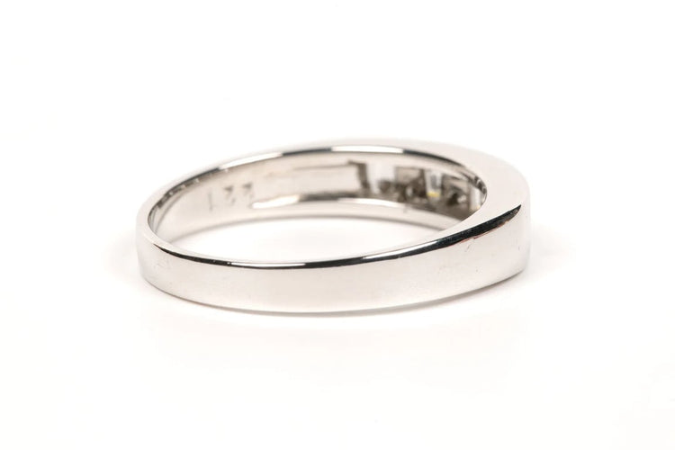 Bague 56 Alliance demi-américaine - Bague en or blanc 18 carats et diamants 58 Facettes 19361
