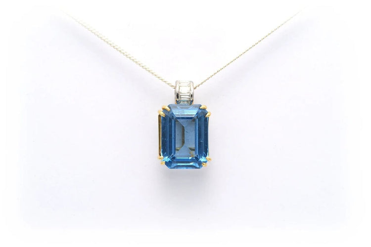 Pendentif Pendentif contemporain en or jaune 18 carats avec topaze et diamants 58 Facettes 17864
