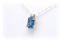 Pendentif Pendentif contemporain en or jaune 18 carats, topaze bleu suisse et diamants 58 Facettes 17864