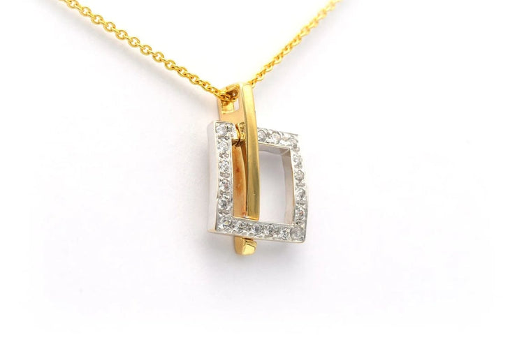 Pendentif Pendentif contemporain en or jaune et or blanc serti de diamants 58 Facettes B385