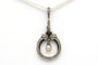 Pendentif Pendentif Art déco en or blanc 18 carats, onyx, diamants et perle 58 Facettes B525