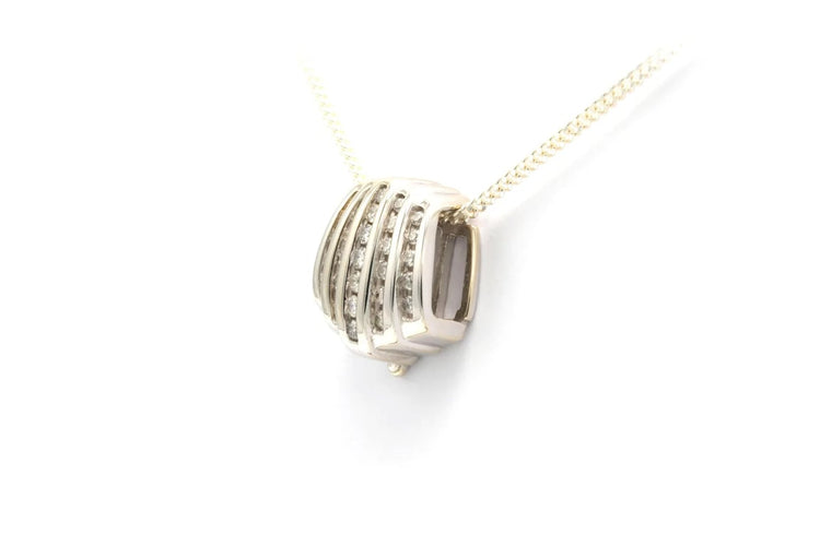 Pendentif Pendentif contemporain en or blanc 14 carats serti de diamants 58 Facettes B574