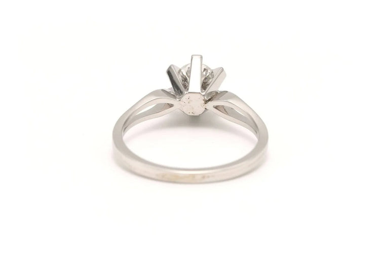 Bague 56 Bague années 80 en or blanc 18 carats sertie d’un diamant 0,65 ct 58 Facettes 18428