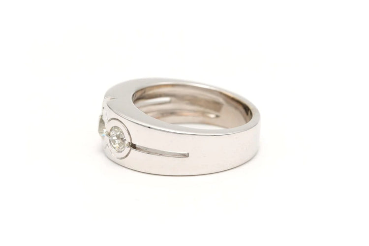 Bague 53 Bague années 50 en or blanc 18 carats et diamants taille brillant 0,64 ct 58 Facettes 19335
