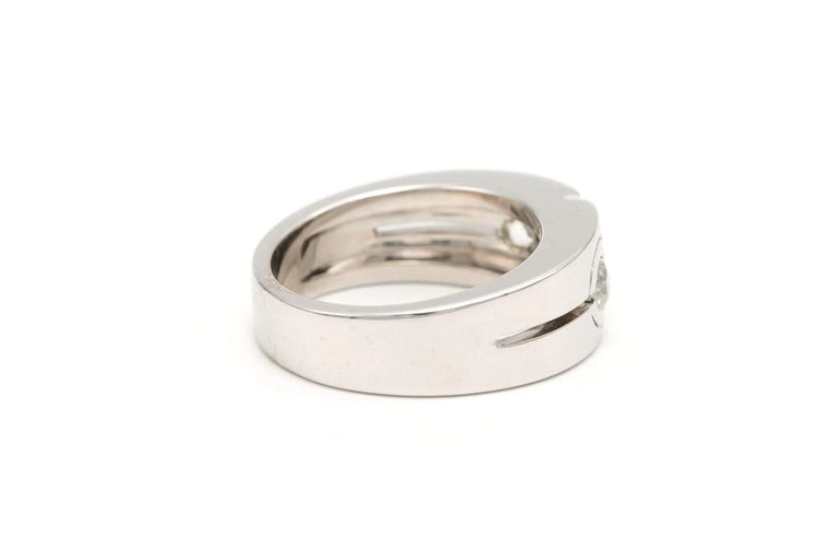 Bague 53 Bague années 50 en or blanc 18 carats et diamants taille brillant 0,64 ct 58 Facettes 19335