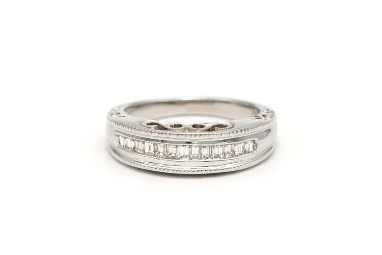 Bague 53 Bague contemporaine en or blanc 18 carats sertie de diamants 58 Facettes 19457