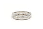 Bague 53 Bague contemporaine en or blanc 18 carats sertie de diamants 58 Facettes 19457
