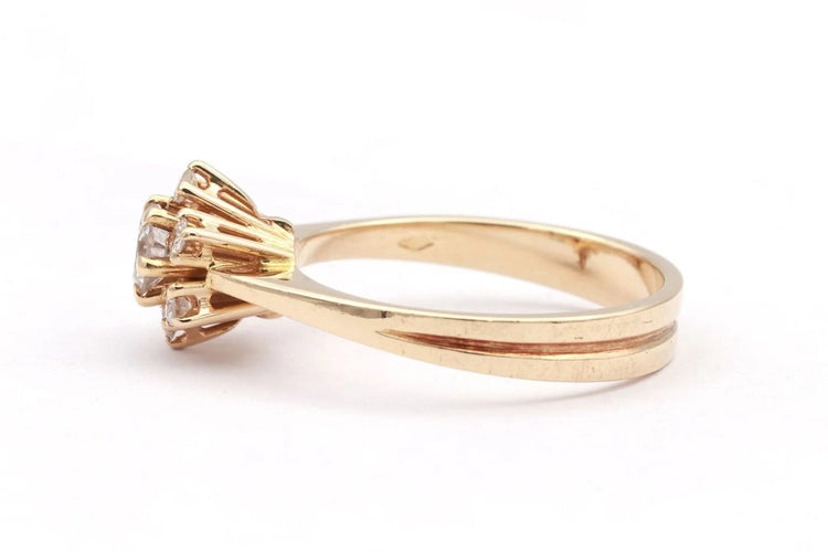 Bague 54 Bague contemporaine en or jaune 18 carats sertie de diamants (0,48 ct) 58 Facettes 23065