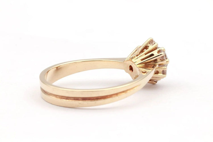 Bague 54 Bague contemporaine en or jaune 18 carats sertie de diamants (0,48 ct) 58 Facettes 23065