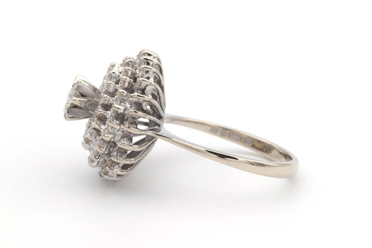 Bague 53 Bague années 70 en or blanc 18 carats et diamants 58 Facettes 22906