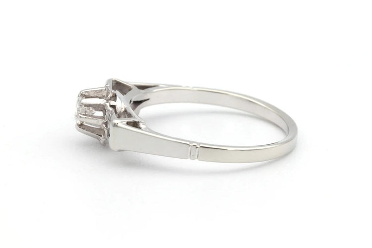 Bague 51 Bague Art déco en or blanc 18 carats sertie d’un diamant 58 Facettes 22911