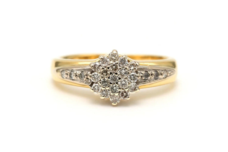 Bague 50 Bague contemporaine en or jaune 18 carats sertie de diamants 0,25 ct 58 Facettes 19454