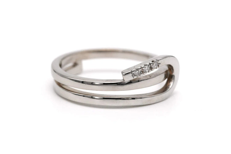 Bague 54 Bague contemporaine en or blanc 18 carats sertie de diamants 58 Facettes B755