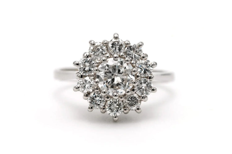 Bague 50 Bague contemporaine en or blanc 18 carats sertie de diamants 1,35 ct 58 Facettes 23066