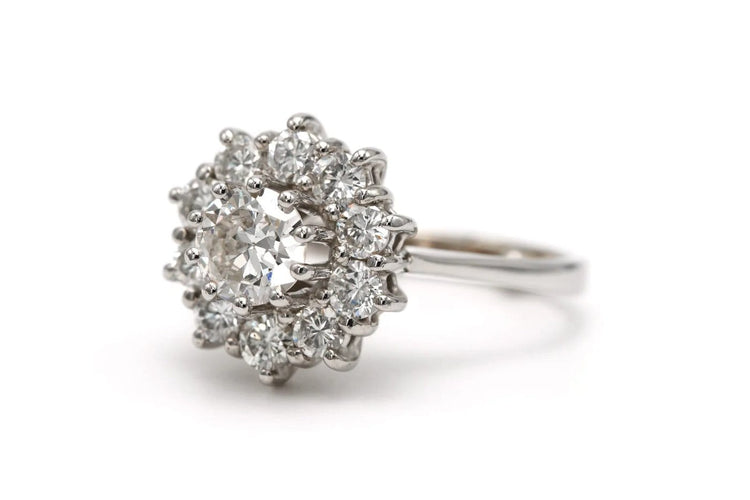 Bague 50 Bague contemporaine en or blanc 18 carats sertie de diamants 1,35 ct 58 Facettes 23066