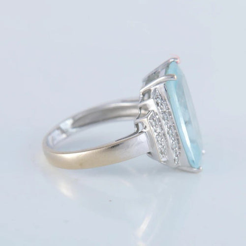 Bague 54 Bague en or blanc 18K avec aigue-marine et diamants 58 Facettes