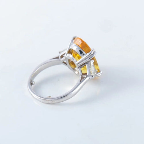 Bague 50 Bague saphir jaune et diamants en or jaune 18 ct 58 Facettes