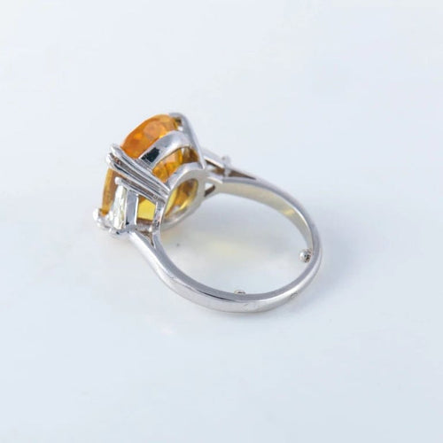 Bague 50 Bague saphir jaune et diamants en or jaune 18 ct 58 Facettes