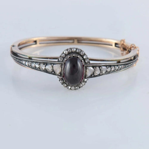 Bracelet Bracelet en or et argent au grenat cabochon et diamants 58 Facettes