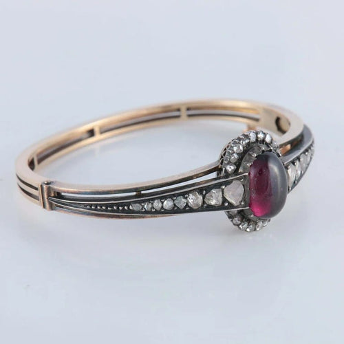 Bracelet Bracelet en or et argent au grenat cabochon et diamants 58 Facettes
