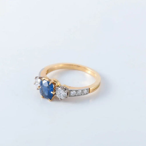 Bague 57 Bague en or avec saphir et diamants 58 Facettes