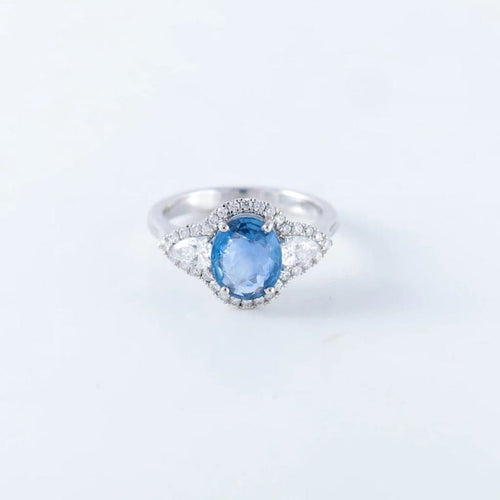 Bague 53 Bague en or blanc 18 ct avec saphir et diamants 58 Facettes