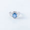 Bague 53 Bague en or blanc 18 ct avec saphir et diamants 58 Facettes