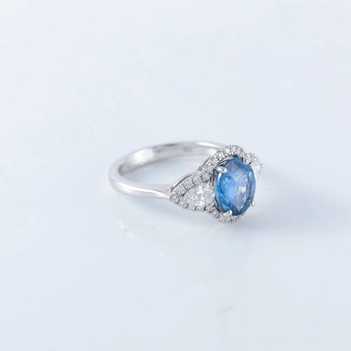 Bague 53 Bague en or blanc 18 ct avec saphir et diamants 58 Facettes