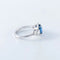 Bague 53 Bague en or blanc 18 ct avec saphir et diamants 58 Facettes