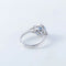 Bague 53 Bague en or blanc 18 ct avec saphir et diamants 58 Facettes