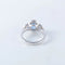 Bague 53 Bague en or blanc 18 ct avec saphir et diamants 58 Facettes