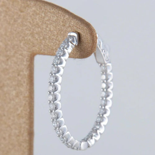 Boucles d'oreilles Créoles en or blanc 18 ct et diamants 2,11 ct 58 Facettes