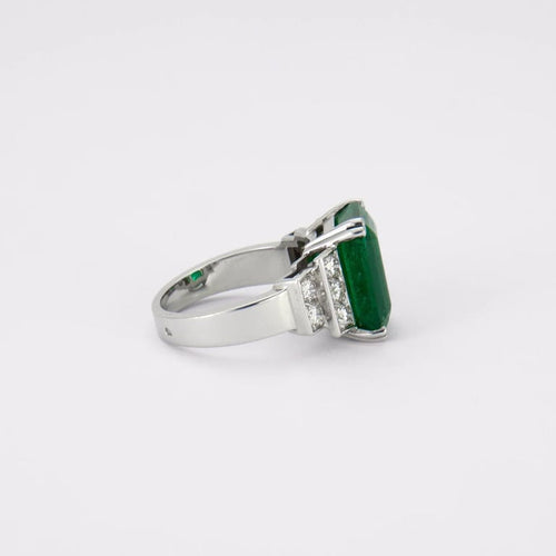 Bague 53 Bague en or blanc 18K avec émeraude et diamants 58 Facettes