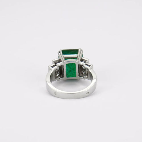 Bague 53 Bague en or blanc 18K avec émeraude et diamants 58 Facettes