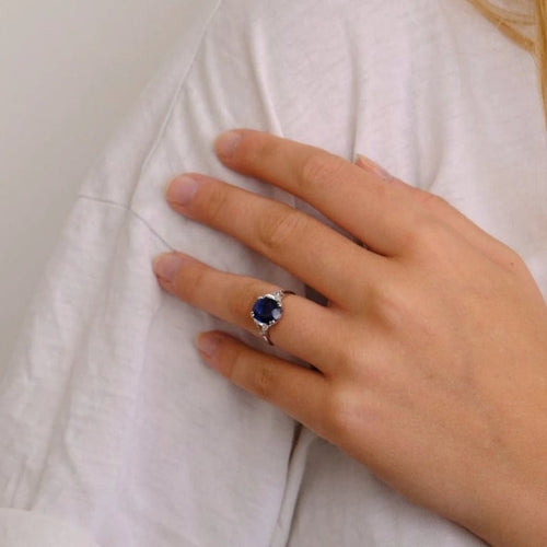 Bague 49 Bague en or blanc 18K saphir 2,64 ct et diamants 58 Facettes
