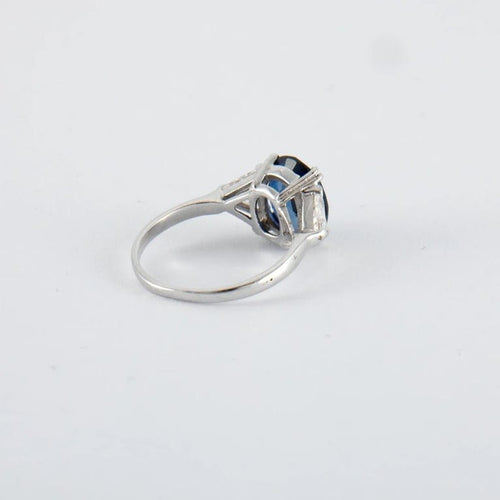 Bague 49 Bague en or blanc 18K saphir 2,64 ct et diamants 58 Facettes