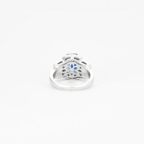 Bague 53 Bague Art déco en or blanc avec saphir de Ceylan et diamants 58 Facettes