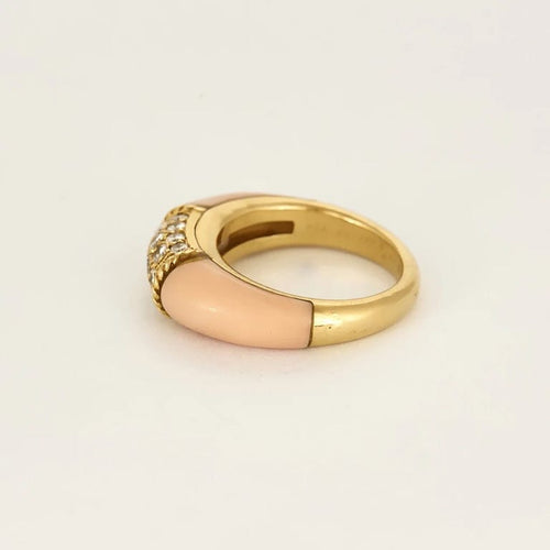 Bague 51 Van Cleef & Arpels Philippines - Bague en or jaune, corail et diamants 58 Facettes