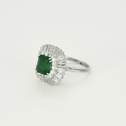 Bague 54 Bague jupe en or blanc 18K avec émeraude 2,05 ct et diamants 58 Facettes