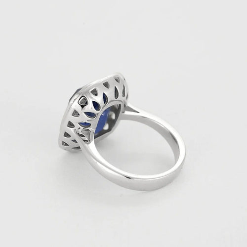 Bague 50 Bague en or blanc 18 K avec saphir de Ceylan et diamants 58 Facettes