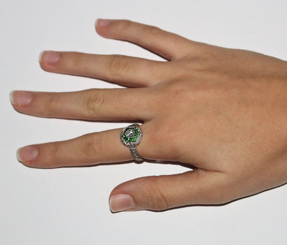Bague 53 Bague style Art déco en or blanc 18k, diamants et tsavorites 58 Facettes 416