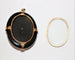 Pendentif Pendentif médaillon XIXe siècle en or jaune, onyx et perles 58 Facettes 468