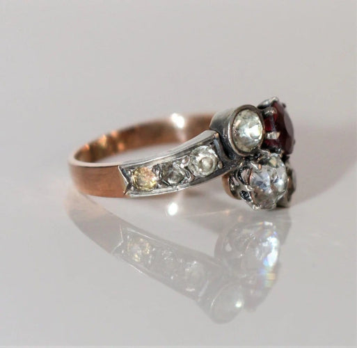 Bague 51.5 Bague ancienne Vous et Moi en or jaune, argent et doublet grenat-verre 58 Facettes 513