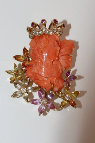 Collier Collier en or jaune 18k avec pendentif en corail sculpté et diamants 58 Facettes 536.250