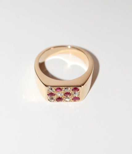 Bague 56 Bague chevalière - Rubis et diamants en or jaune 18 carats 58 Facettes 541
