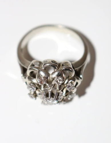 Bague 54 Bague marguerite en platine et or blanc, diamants 58 Facettes 567