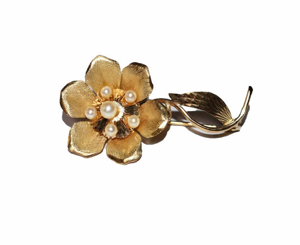 Broche Broche fleur rétro en or jaune 18 carats et perles 58 Facettes 570