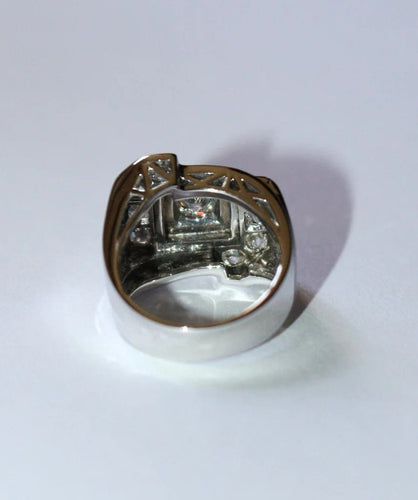 Bague 46 Bague chevalière Art déco en or blanc et platine avec diamants 58 Facettes 584